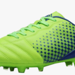 Tipos de suelas de fútbol: Guía definitiva para elegir la mejor según el terreno